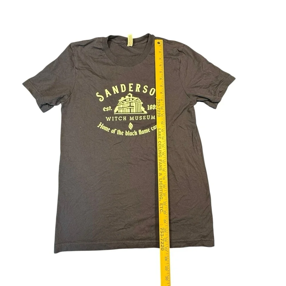 Sanderson Witch Museum Tee-Shirt Size Medium on Canvas base Tee - Picture 2 of 4